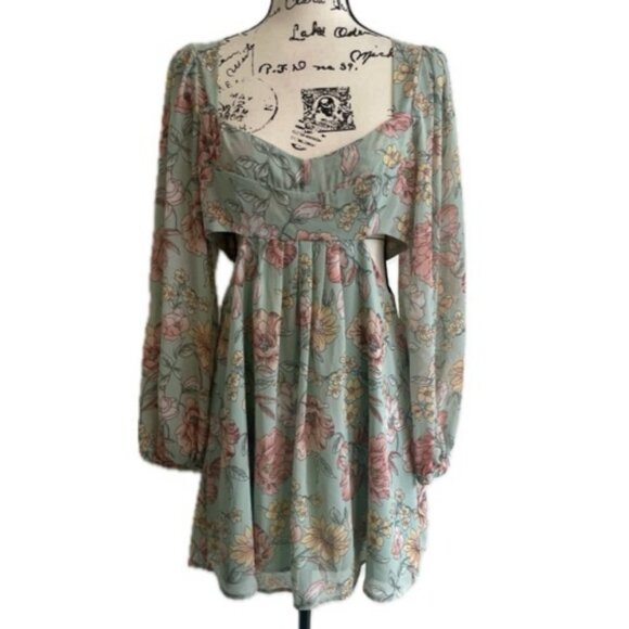 FLORAL BOHOCHIC MINIDRESS FLUTERRY CHIFFON SLEEVES CUT OUT ON SIDES SZ S PREPPY - Picture 1 of 16